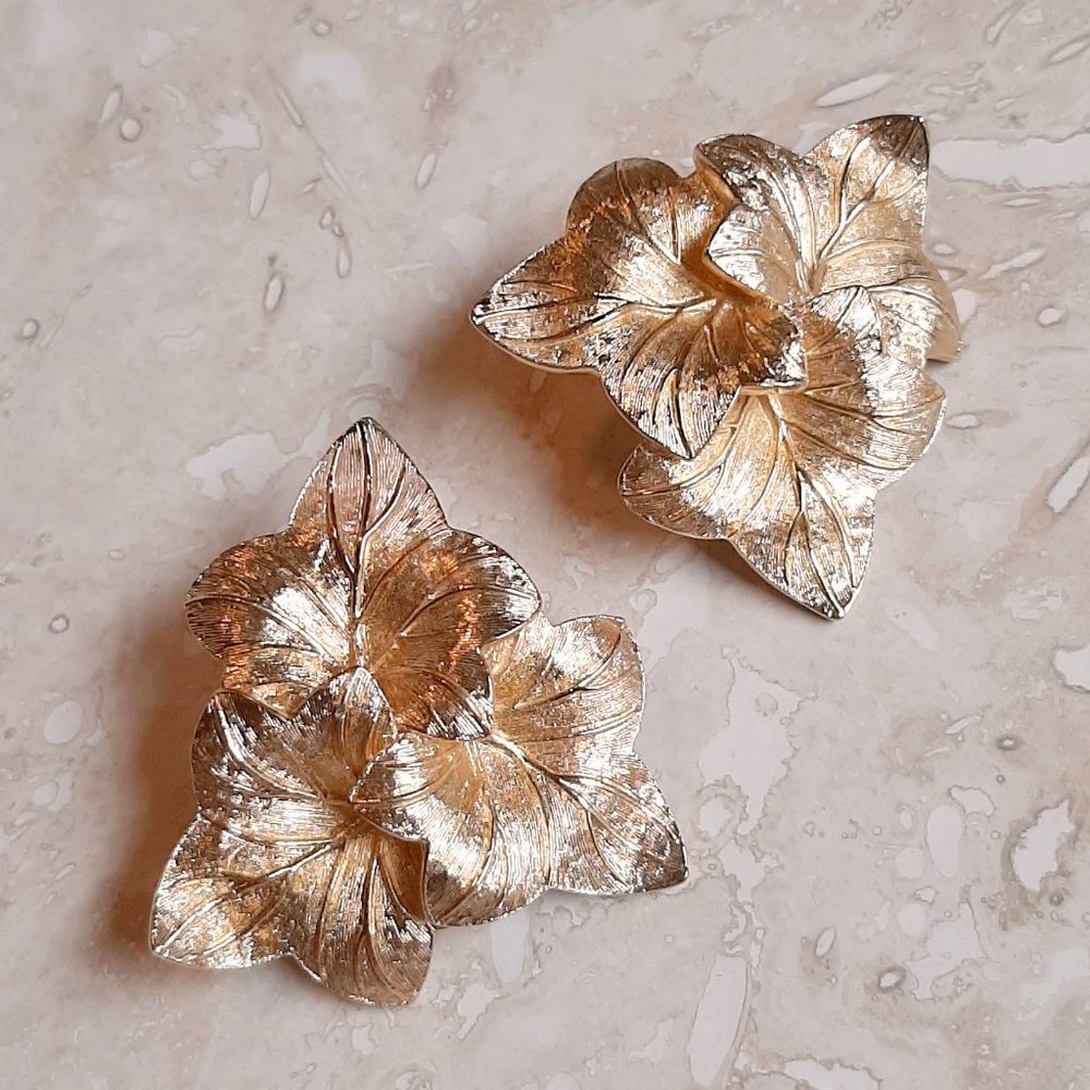 VTG Christian Dior Germany Gold Tone Leaf Cluster Pierced Earrings